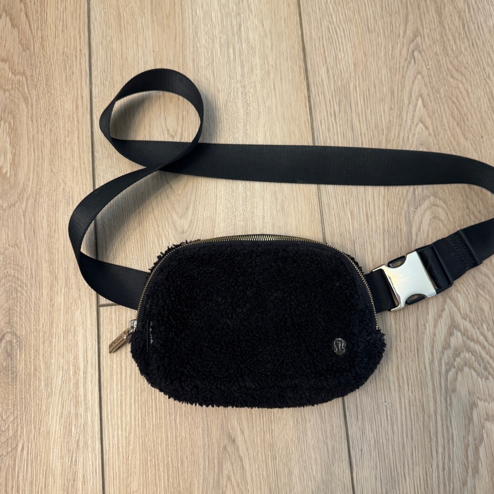 Lululemon Black Sherpa Belt Bag | Teddy Fleece Crossbody Fanny Pack